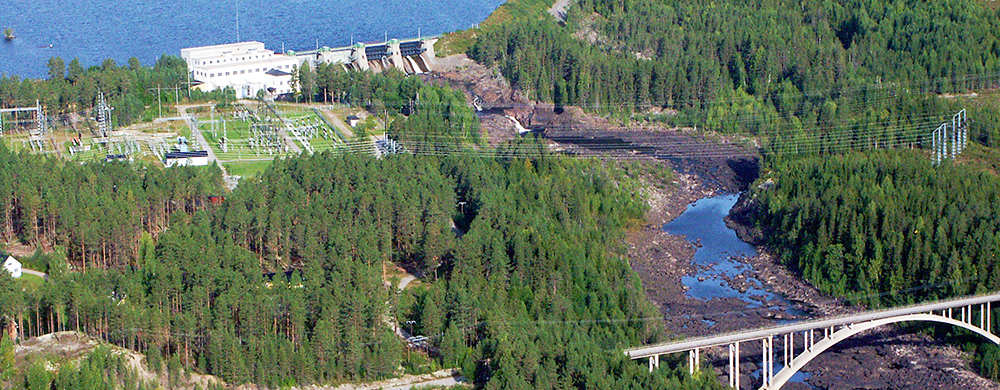 Bild på ett vattenkraftverk i Ljusnan